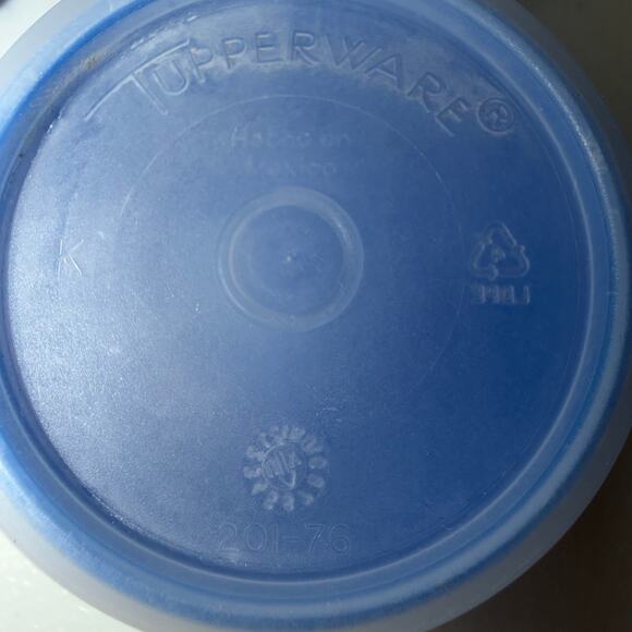 Vintage Set 4 Tupperware Mini Bowls Smidgets Pill Box 1oz 1463 Blue Sheer Lid - Picture 4 of 6